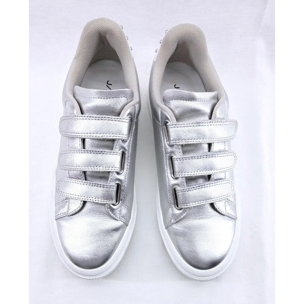 JSlides Gennie Silver Sneaker - Size 9‎